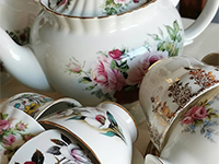 Vintage tea pot and cups