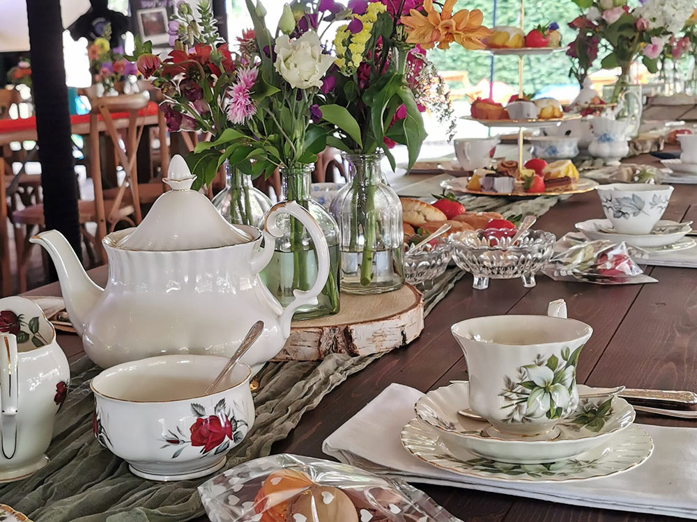 Vintage China for weddings by Elegance China Hire